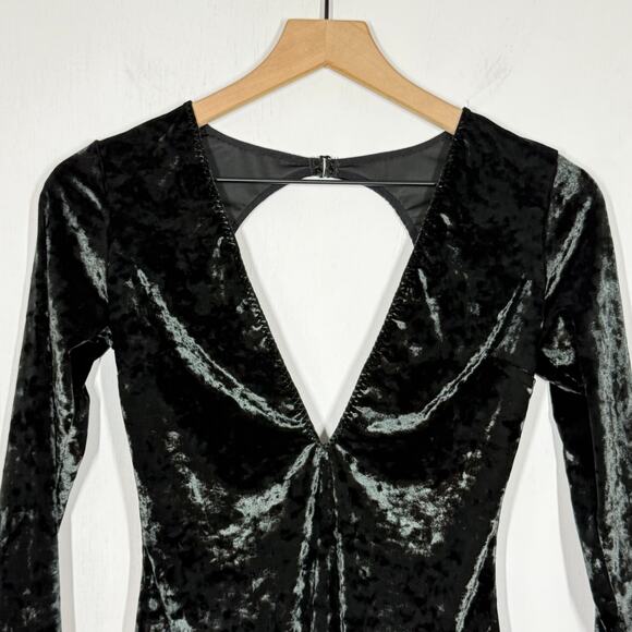 Victoria's Secret Velvet Bodysuit Size XS/S Dark Green Open Back V Neck Pull On - Picture 3 of 9